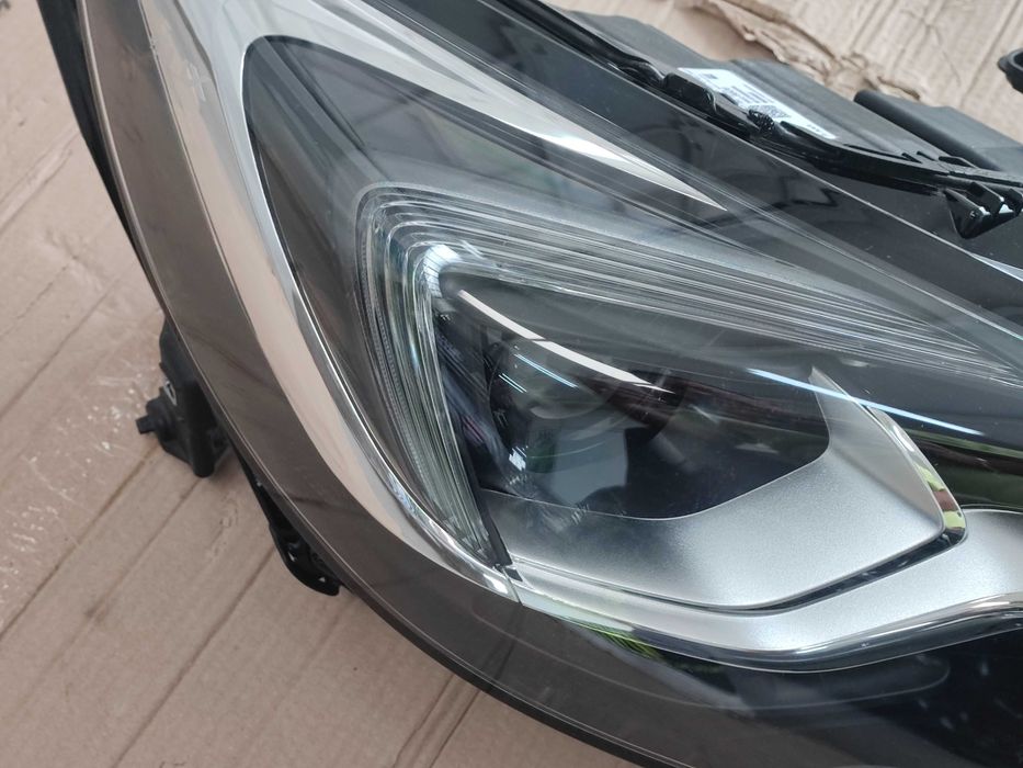 Farol direito OPEL ASTRA K 2023 full led