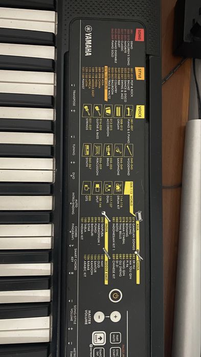 Teclado yamaha PSR E252