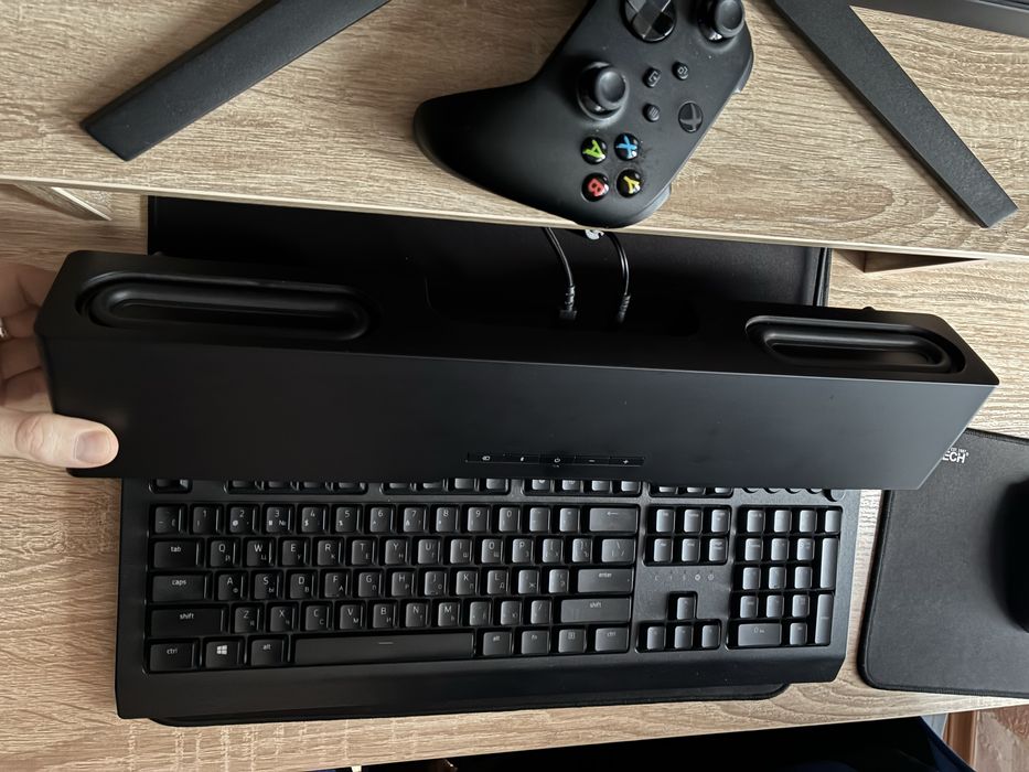 Саундбар Razer Leviathan V2 з сабвуфером, повна комплектація