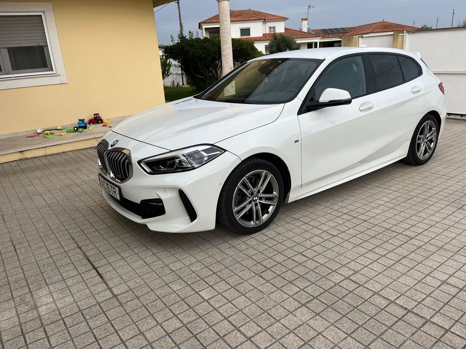 BMW 116 d Pack Desportivo M Auto foto 3