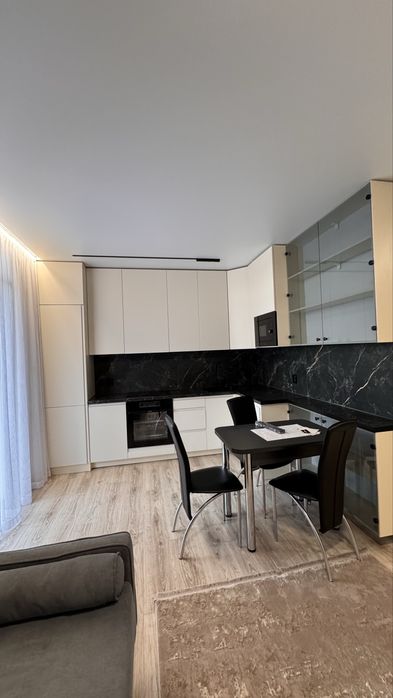 Продаж Нової 1,5 кімнатної квартири. Центр.