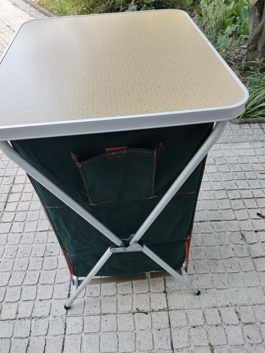 Móvel Quechua para campismo