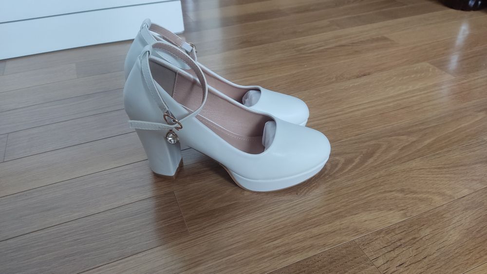 Buty na wesele - białe, koturny