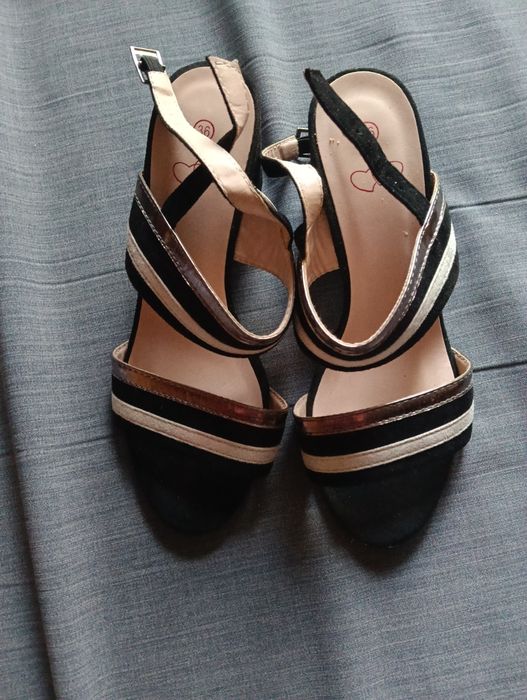 Buty sandały na słupku rozmiar 36