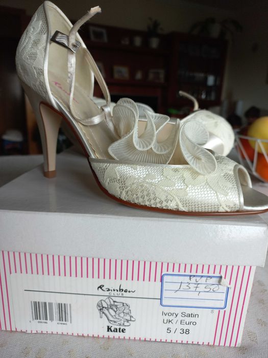 Sapatos novos noiva