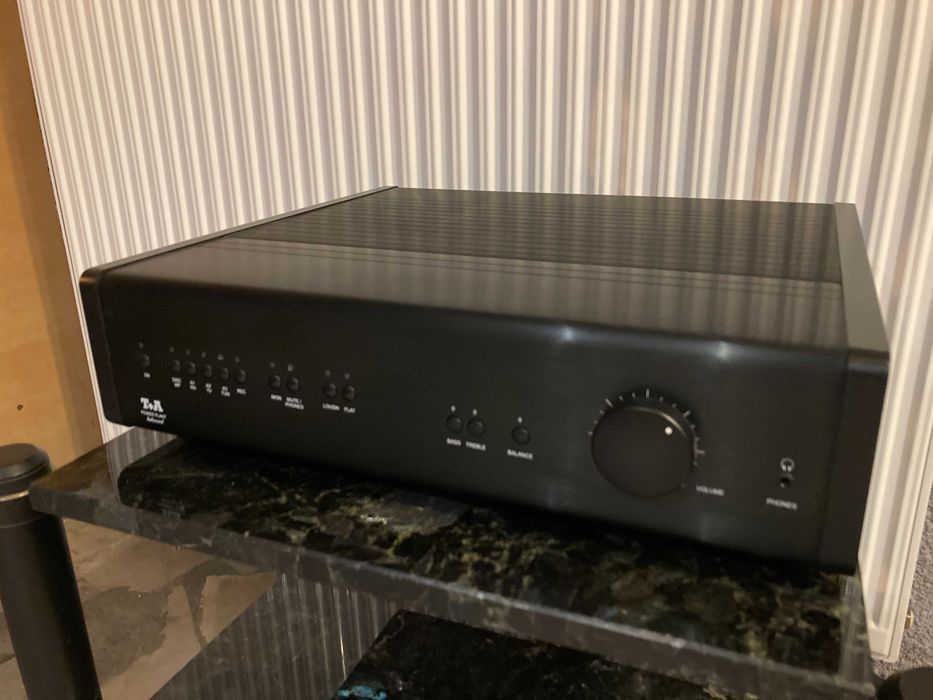 Wzmacniacz T+A Power Plant Balanced