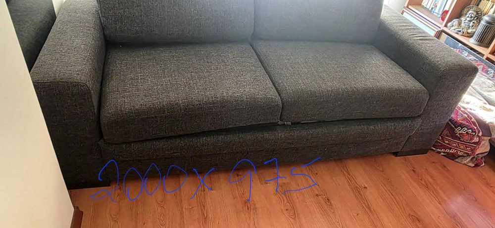 Sofá cama com colchão e sobrecolchão