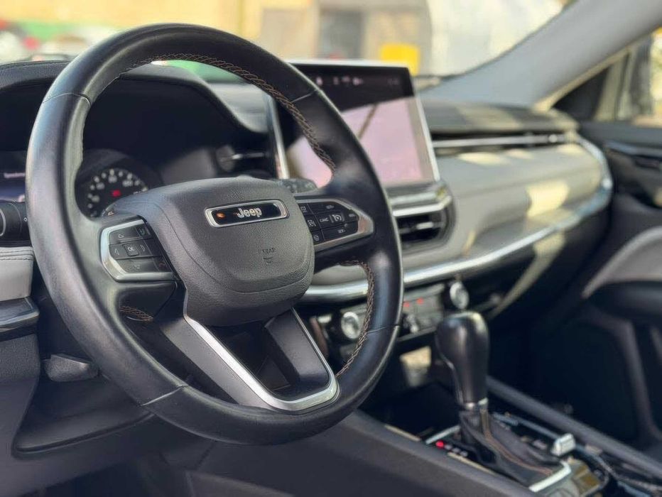 Jeep Compass      2021