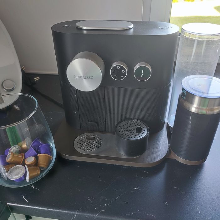 Express Nespresso plus kapsułki! Polecam!