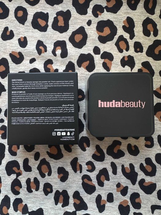 Puder Huda Beauty Pound Cake