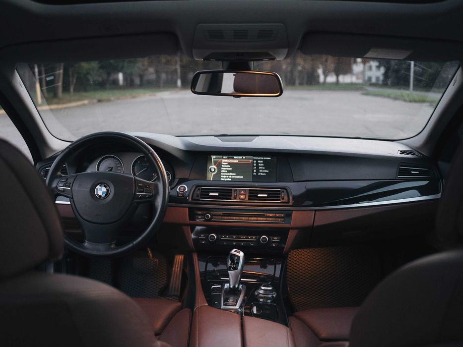 Продам власну BMW 5 Series 218 к.с універсал, топ комплектація
