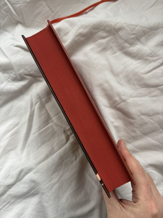 Продам книгу «Непрохані поради для вбивць від Віри Вон»