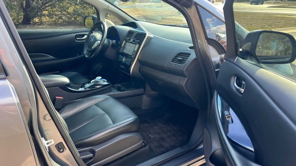 Nissan LEAF SL      2015