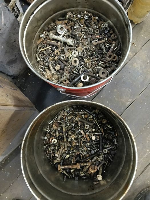 Продам болти гайки шайби ровера
