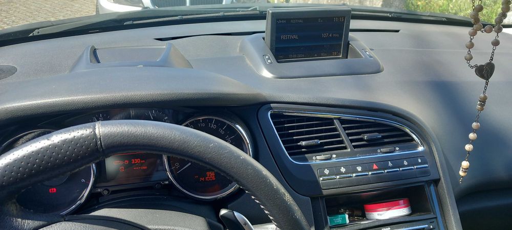 Veículo peugeot 5008