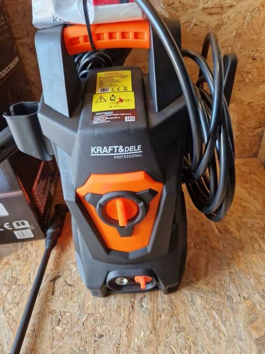 Мийка високого тиску 200 бар, 2000 Вт. Мийка автомобільна. Кёрхер.