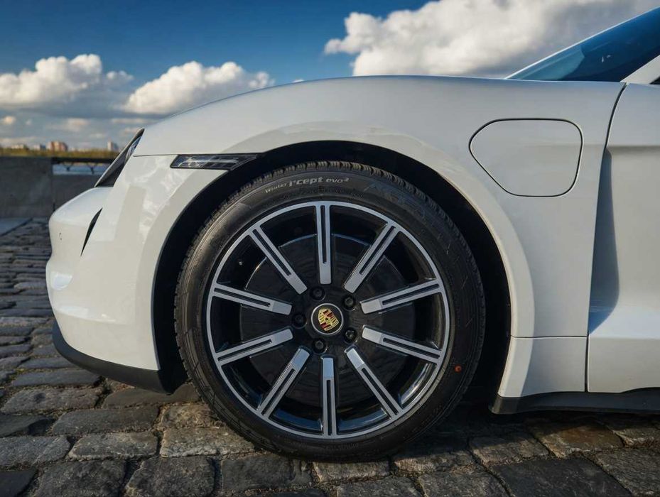 2021 Porsche Taycan RWD • 10 т\км• Отличное состояние
