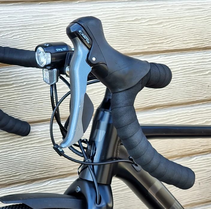 28 CUBE NUROAD GRAVEL Вилка CARBON. Shimano Claris. Disc. Світло LED