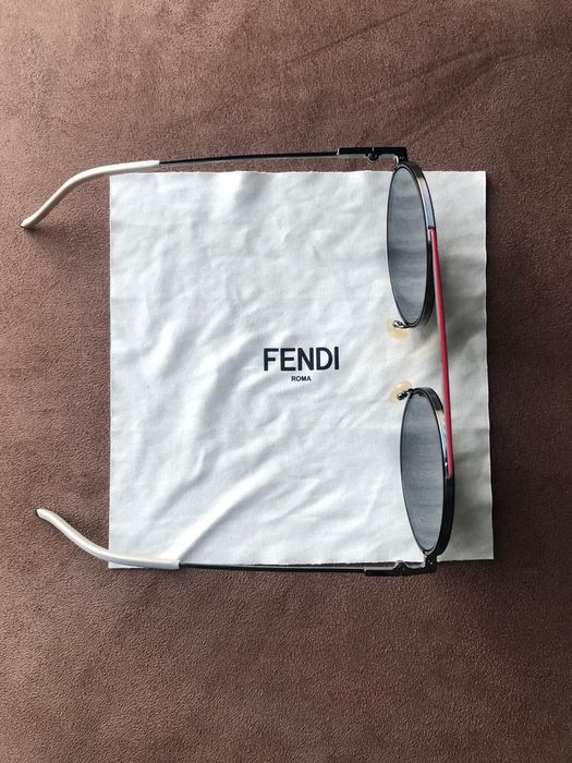 Óculos de sol FENDI 347 euros novos!