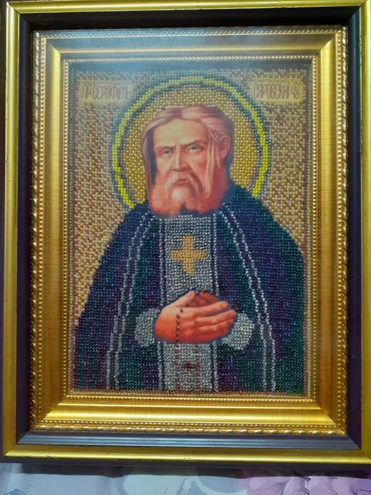 Икона Серафим Саровский вышита бисером.