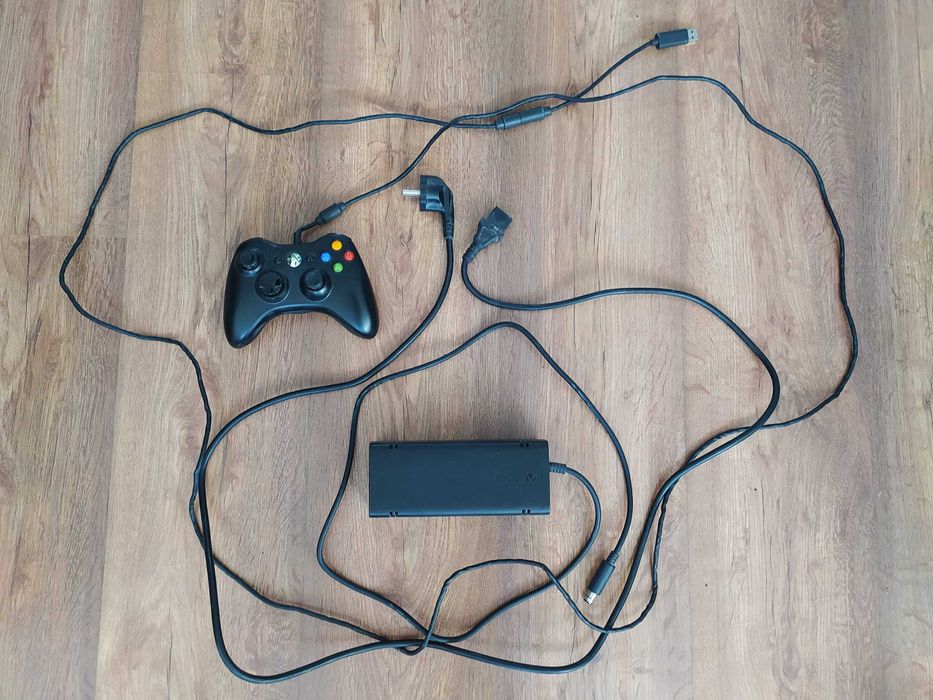 Xbox 360 E + Pad + Fifa 16