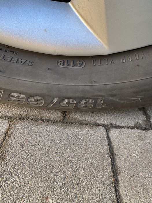 Автомобільні шини зимові Kumho Winter Craft Ice wi31 195 65 R15