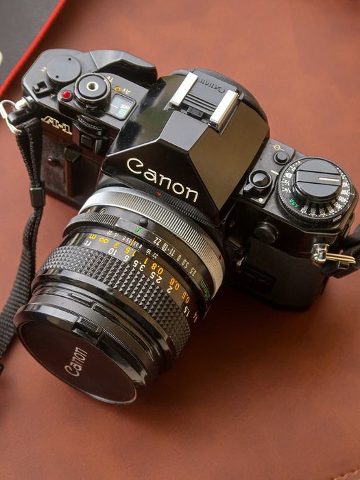 Canon A-1 + lente FD 35mm + flash – Excelente Estado