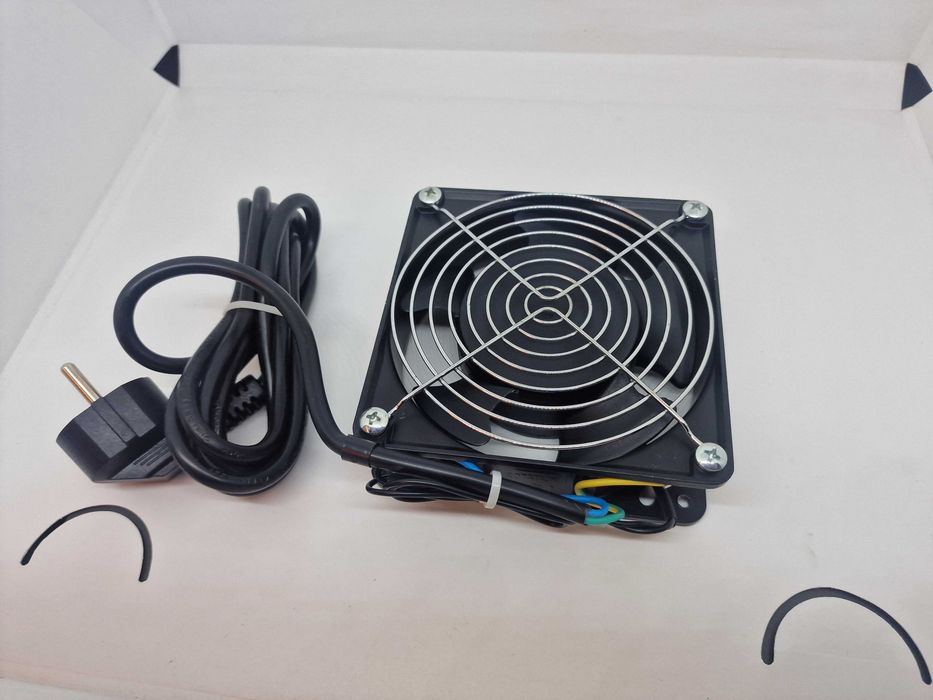 Wentylator Przemysłowy Axial 230V 120x120x38mm Wtyczka 230V