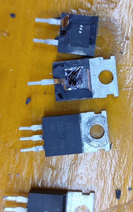 Транзистор IRF3205