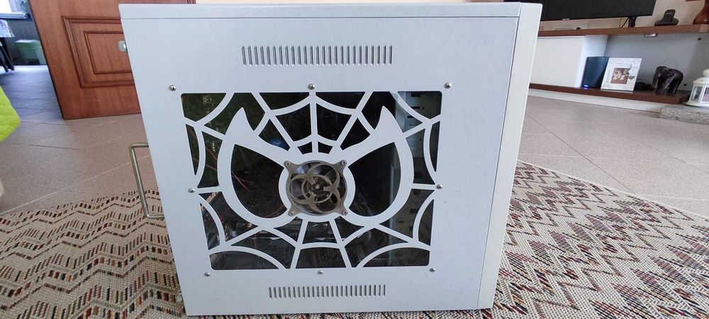 PC Case + Optionally Components425284526388039681