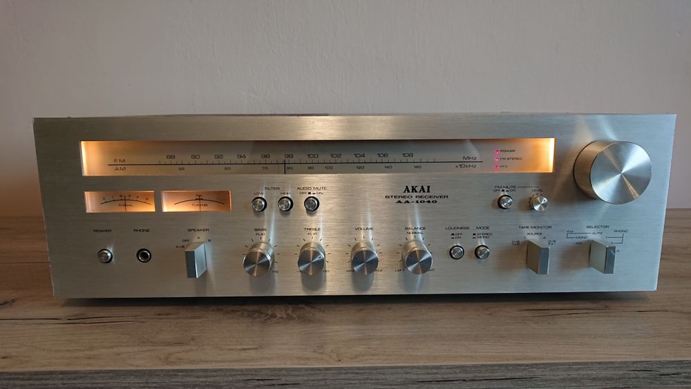 Amplituner Akai AA-1040