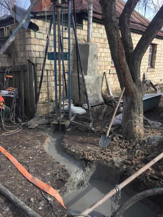 Бурение скважин в Броварском районе. Свердловина. Благоустрой.