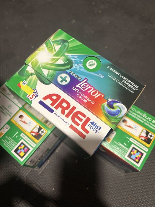 4 x 15 szt. (60 szt.) kapsułki Ariel 4in1