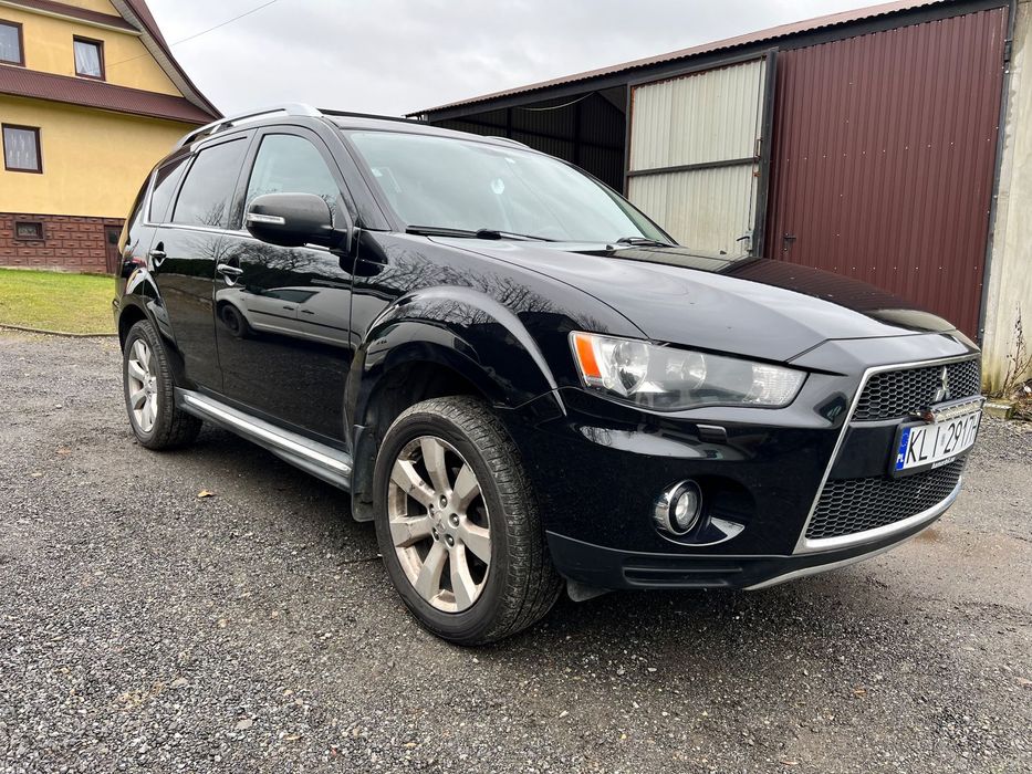 Mitsubishi Outlander Mitsubishi Outlander.