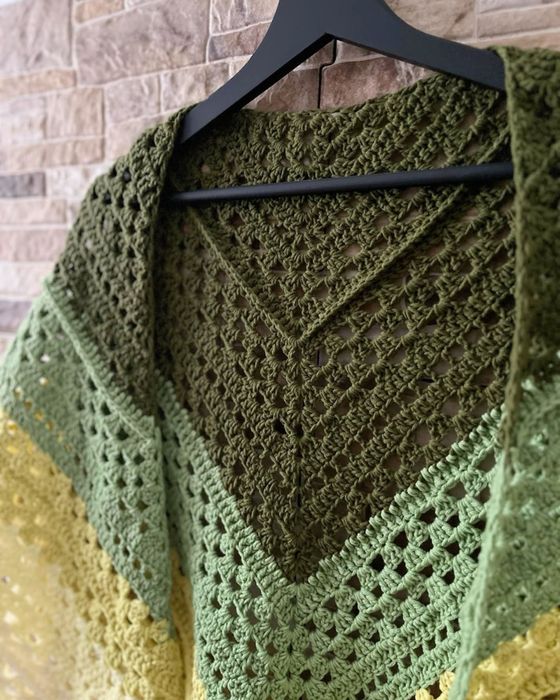 Chusta robiona na szydełku