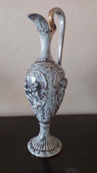 Par de jarras decorativas em cerâmica com asas