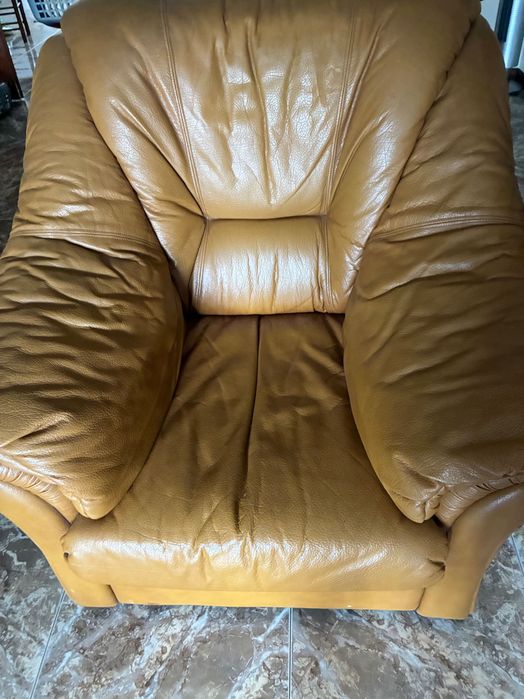 Poltrona pele castanho mel