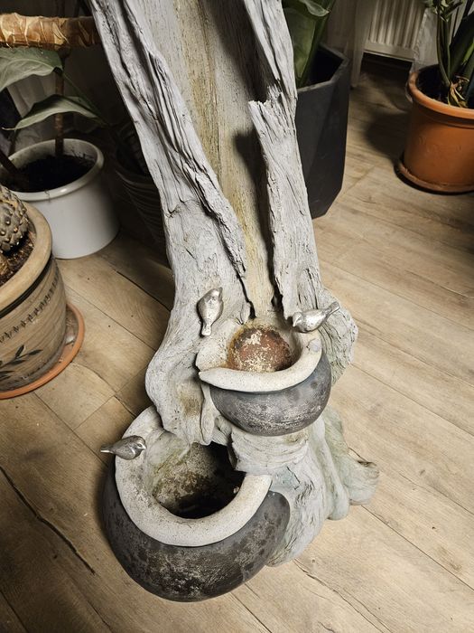 Fontanna ogrodowa lub domowa