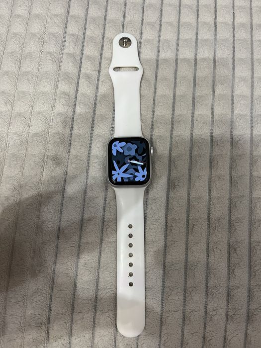 Apple Watch Series 5 40mm Продам б/у