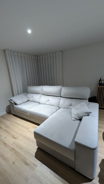 Sofá com Chaise Long