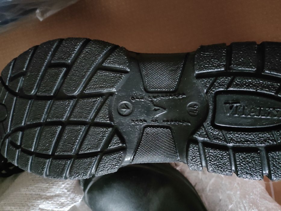 Зимові ботинки...