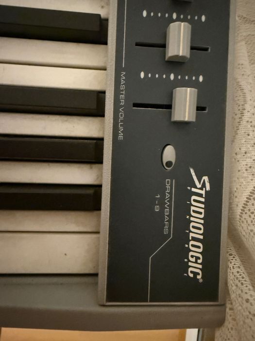Studiologic VMK 88 Plus ( Zamiana na coś z elektroniki)