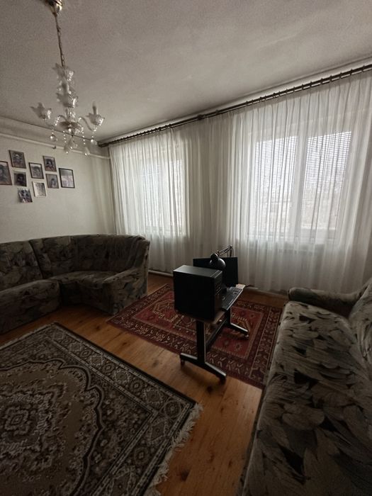 Продам двоповерховий житловий будинок у м. Лозова