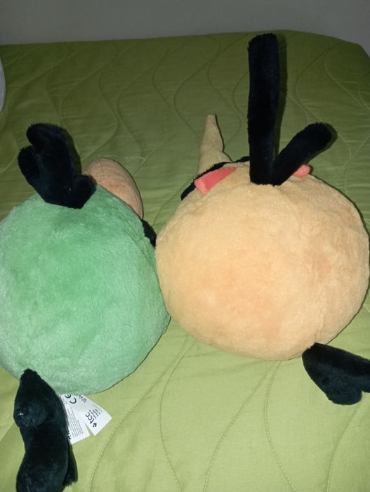 Vários peluches da coleção angry birds