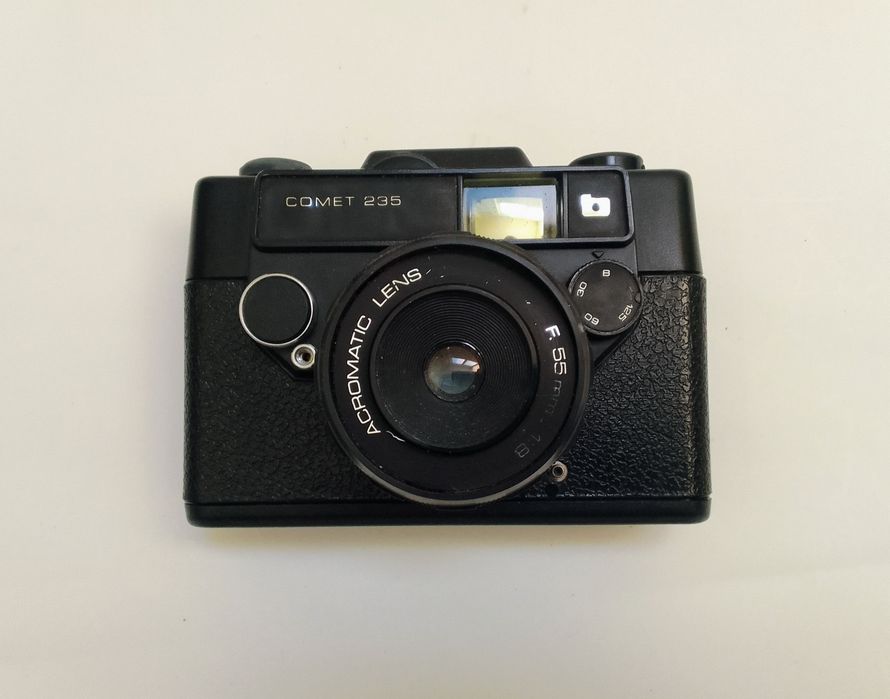 Máquina fotográfica Bencini Comet 235
