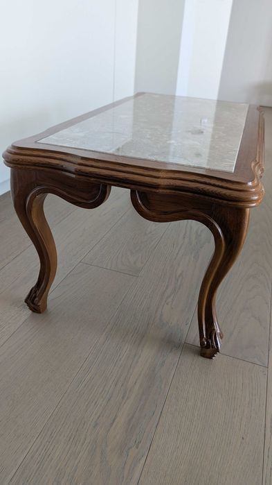 Mesa de centro com tampo em mármore como nova / coffee table