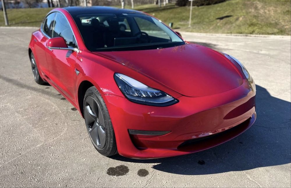 Оренда Tesla для таксі 490+ км