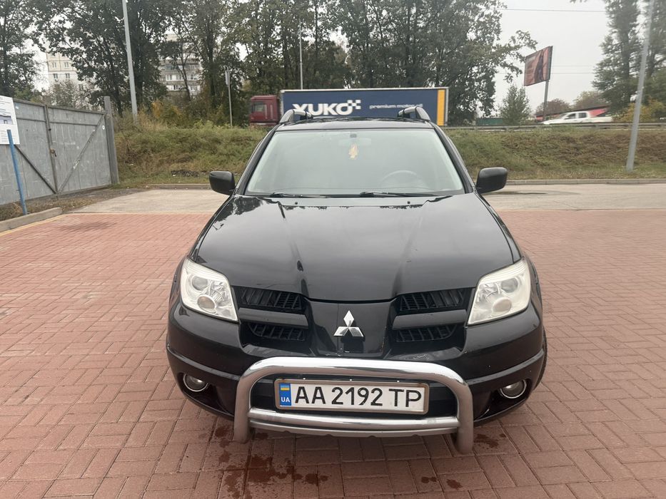 Продам гарний автомобіль Мітсубіши Аутлендер  Mitsubishi Outlander 2,4 газ Автомат