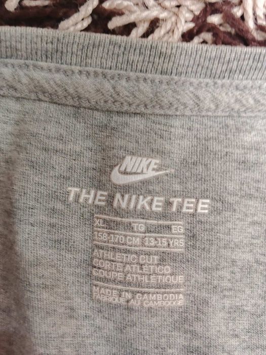 Лонгслів, світер, кофта Nike розмір на фото стан гарний