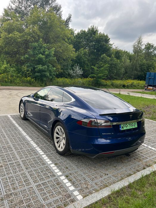 Tesla model S 70D